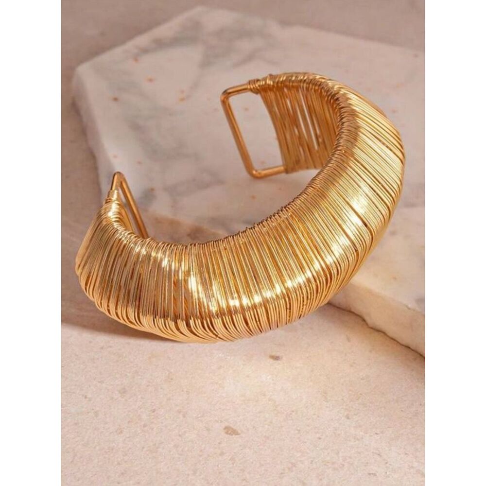 Gold Wrapped Wire Cuff bracelet R638